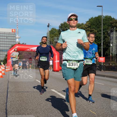 07.09.2025 - BARMER Alsterlauf Yannick Fuchs http://msf.ph/oto/8760876 07.09.2025 09:40:21 Laufen 8454, 8391, 3974, 78 meine-sportfotos.de