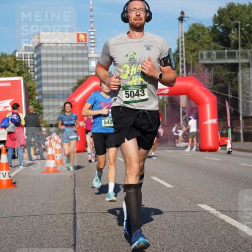 07.09.2025 - BARMER Alsterlauf Yannick Fuchs http://msf.ph/oto/8760962 07.09.2025 09:40:25 Laufen 542, 5043, 10 meine-sportfotos.de