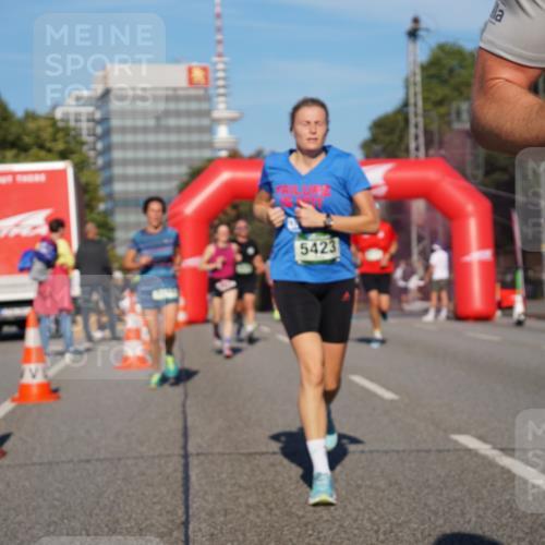 07.09.2025 - BARMER Alsterlauf Yannick Fuchs http://msf.ph/oto/8760983 07.09.2025 09:40:26 Laufen 5423, 50 meine-sportfotos.de