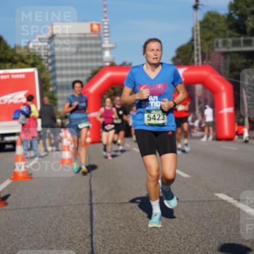 07.09.2025 - BARMER Alsterlauf Yannick Fuchs http://msf.ph/oto/8760991 07.09.2025 09:40:26 Laufen 5423 meine-sportfotos.de