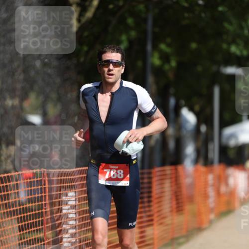 07.09.2025 - 19. Norderstedt Triathlon Michael Strokosch http://msf.ph/oto/8761009 07.09.2025 12:07:32 Laufen 768, 1368 meine-sportfotos.de