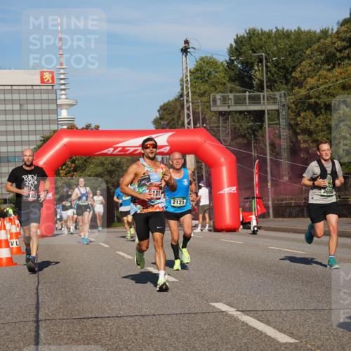 07.09.2025 - BARMER Alsterlauf Yannick Fuchs http://msf.ph/oto/8761100 07.09.2025 09:40:32 Laufen 131, 182, 2121, 3650 meine-sportfotos.de