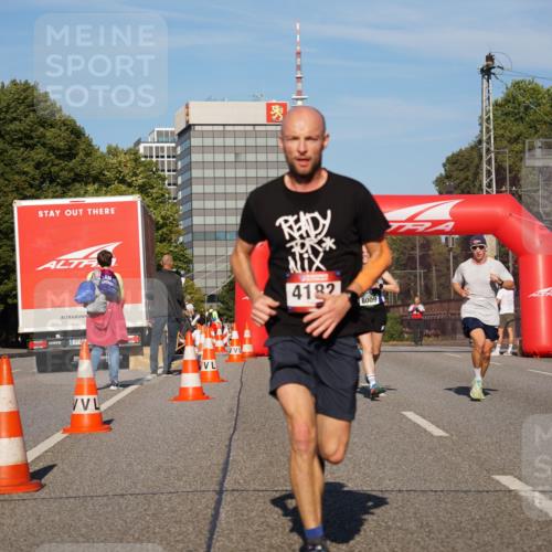 07.09.2025 - BARMER Alsterlauf Yannick Fuchs http://msf.ph/oto/8761218 07.09.2025 09:40:34 Laufen 4182, 8009, 819 meine-sportfotos.de