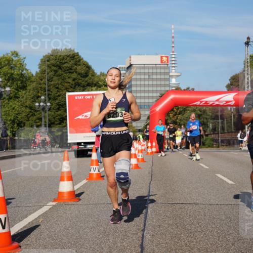 07.09.2025 - BARMER Alsterlauf Yannick Fuchs http://msf.ph/oto/8761572 07.09.2025 09:40:43 Laufen 8293, 8275 meine-sportfotos.de