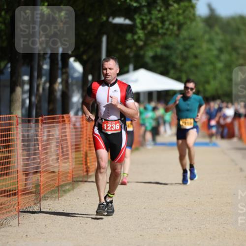 07.09.2025 - 19. Norderstedt Triathlon Michael Strokosch http://msf.ph/oto/8761653 07.09.2025 12:08:16 Laufen 1167, 1210, 1236 meine-sportfotos.de