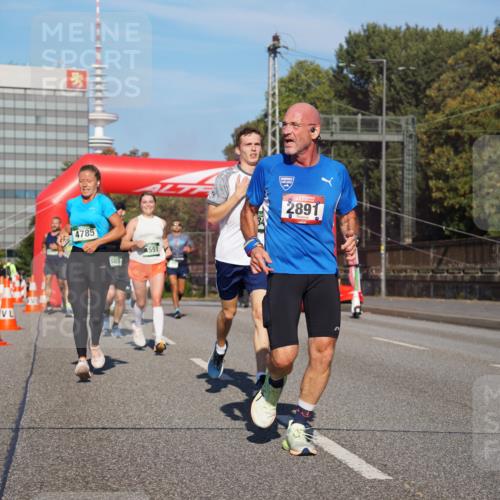 07.09.2025 - BARMER Alsterlauf Yannick Fuchs http://msf.ph/oto/8761680 07.09.2025 09:40:48 Laufen 4785, 563, 4551, 2891, 76 meine-sportfotos.de