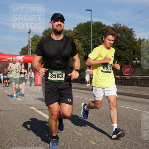07.09.2025 - BARMER Alsterlauf Yannick Fuchs http://msf.ph/oto/8761927 07.09.2025 09:40:53 Laufen 469, 2954, 354, 5208, 136, 3563, 6015 meine-sportfotos.de