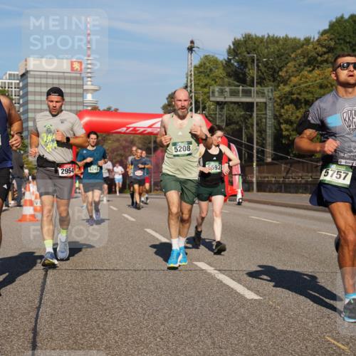 07.09.2025 - BARMER Alsterlauf Yannick Fuchs http://msf.ph/oto/8761961 07.09.2025 09:40:54 Laufen 8469, 2954, 6249, 4, 5208, 5592, 5757 meine-sportfotos.de
