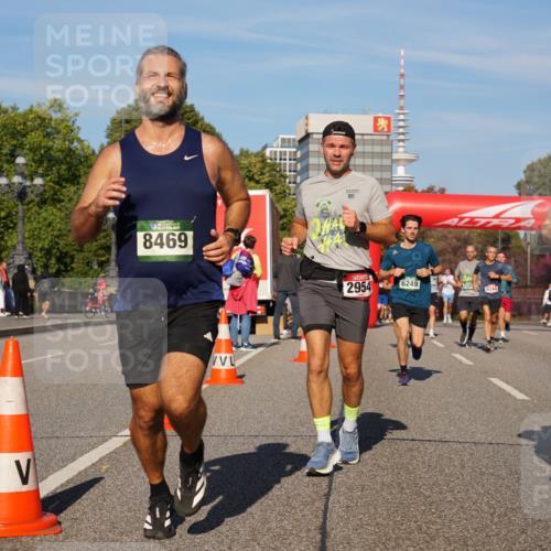 07.09.2025 - BARMER Alsterlauf Yannick Fuchs http://msf.ph/oto/8762003 07.09.2025 09:40:55 Laufen 8469, 10, 2954, 6249, 6244, 5208 meine-sportfotos.de