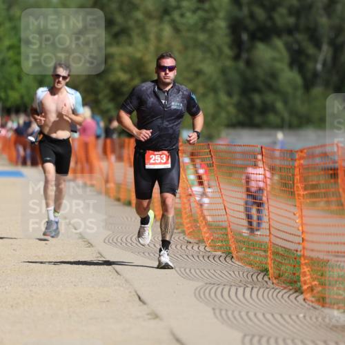 07.09.2025 - 19. Norderstedt Triathlon Michael Strokosch http://msf.ph/oto/8762353 07.09.2025 12:08:48 Laufen 185, 253, 806 meine-sportfotos.de