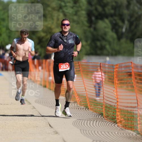 07.09.2025 - 19. Norderstedt Triathlon Michael Strokosch http://msf.ph/oto/8762373 07.09.2025 12:08:49 Laufen 185, 253, 806, 1244 meine-sportfotos.de