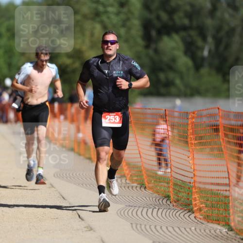 07.09.2025 - 19. Norderstedt Triathlon Michael Strokosch http://msf.ph/oto/8762385 07.09.2025 12:08:49 Laufen 185, 253, 806, 1244 meine-sportfotos.de