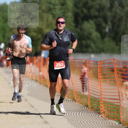 07.09.2025 - 19. Norderstedt Triathlon Michael Strokosch http://msf.ph/oto/8762389 07.09.2025 12:08:50 Laufen 185, 253, 806, 1244 meine-sportfotos.de