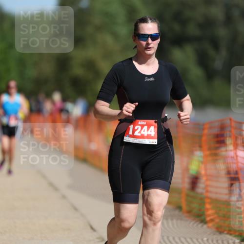 07.09.2025 - 19. Norderstedt Triathlon Michael Strokosch http://msf.ph/oto/8762479 07.09.2025 12:08:57 Laufen 185, 793, 806, 1244 meine-sportfotos.de