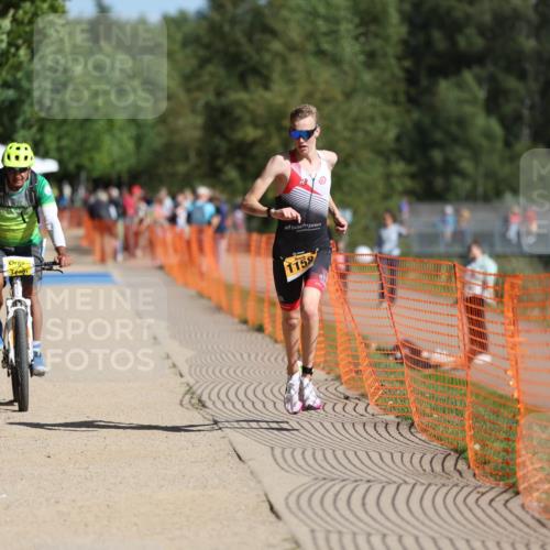 07.09.2025 - 19. Norderstedt Triathlon Michael Strokosch http://msf.ph/oto/8762521 07.09.2025 11:28:12 Laufen 1158 meine-sportfotos.de