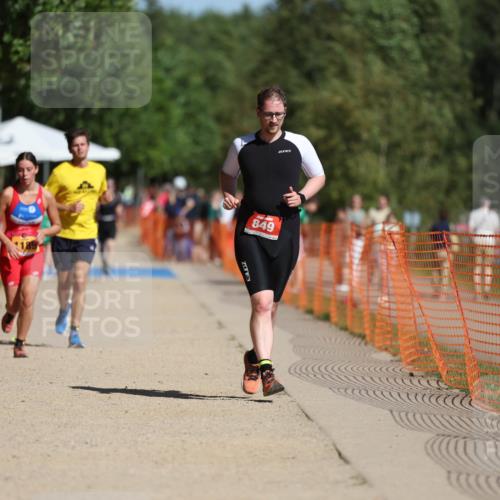 07.09.2025 - 19. Norderstedt Triathlon Michael Strokosch http://msf.ph/oto/8762594 07.09.2025 12:09:12 Laufen 228, 849, 1189 meine-sportfotos.de