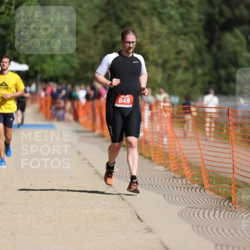 07.09.2025 - 19. Norderstedt Triathlon Michael Strokosch http://msf.ph/oto/8762610 07.09.2025 12:09:13 Laufen 228, 849, 1189 meine-sportfotos.de