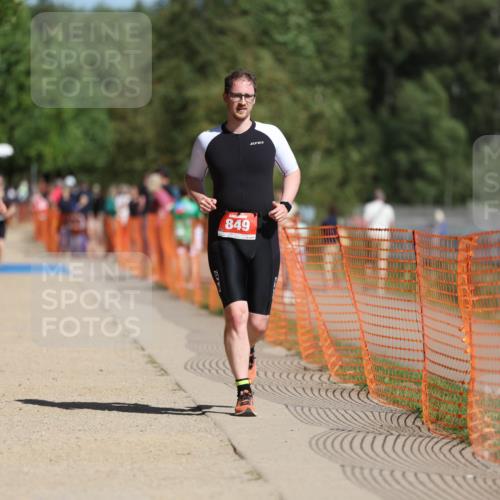 07.09.2025 - 19. Norderstedt Triathlon Michael Strokosch http://msf.ph/oto/8762621 07.09.2025 12:09:13 Laufen 228, 849, 1189 meine-sportfotos.de