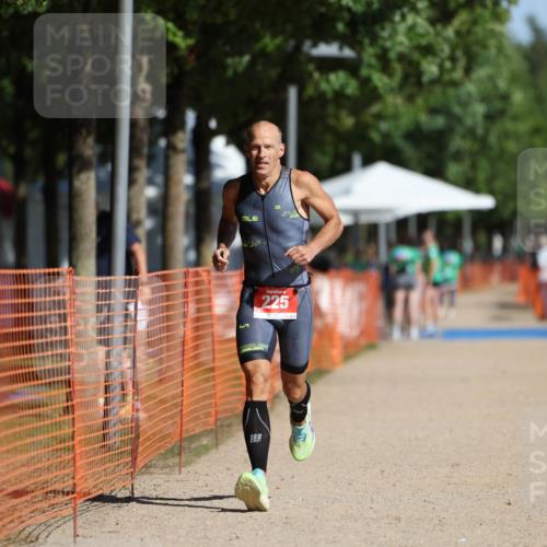 07.09.2025 - 19. Norderstedt Triathlon Michael Strokosch http://msf.ph/oto/8762692 07.09.2025 11:28:34 Laufen 225 meine-sportfotos.de