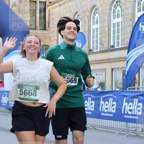 07.09.2025 - BARMER Alsterlauf Strokosch-Dieckow http://msf.ph/oto/8762727 07.09.2025 10:28:25 Ziel 2485, 3542, 3553, 4688, 4689, 4804, 5985 meine-sportfotos.de
