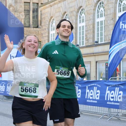 07.09.2025 - BARMER Alsterlauf Strokosch-Dieckow http://msf.ph/oto/8762751 07.09.2025 10:28:25 Ziel 2485, 3542, 3553, 4688, 4689, 4804, 5985 meine-sportfotos.de