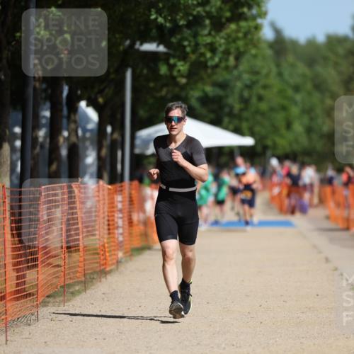 07.09.2025 - 19. Norderstedt Triathlon Michael Strokosch http://msf.ph/oto/8762780 07.09.2025 12:09:30 Laufen 859 meine-sportfotos.de