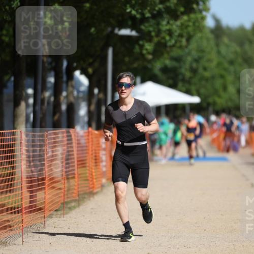 07.09.2025 - 19. Norderstedt Triathlon Michael Strokosch http://msf.ph/oto/8762802 07.09.2025 12:09:31 Laufen 859 meine-sportfotos.de