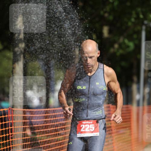 07.09.2025 - 19. Norderstedt Triathlon Michael Strokosch http://msf.ph/oto/8762807 07.09.2025 11:28:38 Laufen 225 meine-sportfotos.de