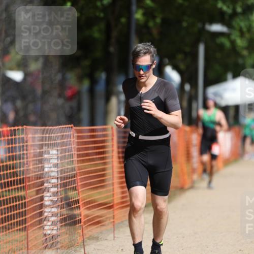 07.09.2025 - 19. Norderstedt Triathlon Michael Strokosch http://msf.ph/oto/8762837 07.09.2025 12:09:33 Laufen 859, 1383 meine-sportfotos.de