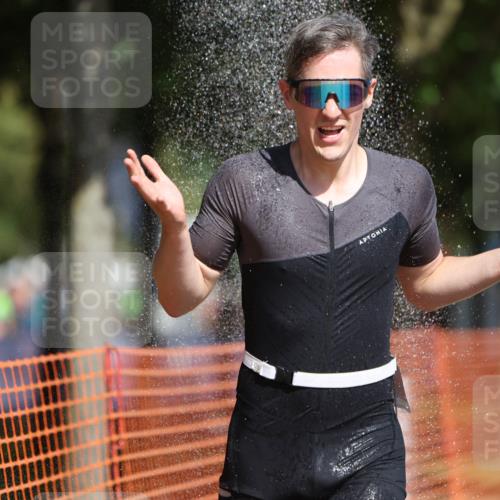 07.09.2025 - 19. Norderstedt Triathlon Michael Strokosch http://msf.ph/oto/8762899 07.09.2025 12:09:35 Laufen 859, 1383 meine-sportfotos.de