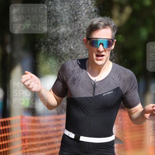 07.09.2025 - 19. Norderstedt Triathlon Michael Strokosch http://msf.ph/oto/8762908 07.09.2025 12:09:36 Laufen 859, 1383 meine-sportfotos.de