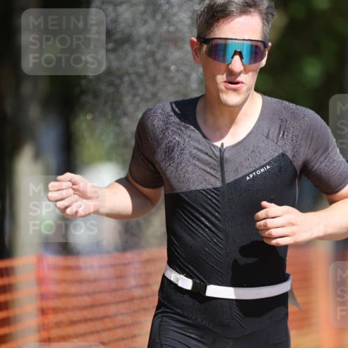 07.09.2025 - 19. Norderstedt Triathlon Michael Strokosch http://msf.ph/oto/8762912 07.09.2025 12:09:36 Laufen 859, 1383 meine-sportfotos.de