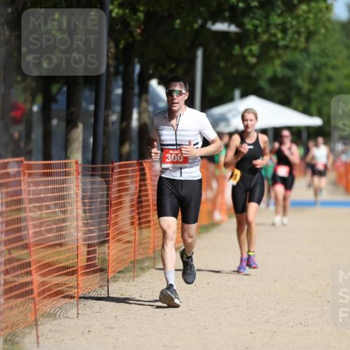 07.09.2025 - 19. Norderstedt Triathlon Michael Strokosch http://msf.ph/oto/8763676 07.09.2025 12:10:46 Laufen 300, 1155 meine-sportfotos.de
