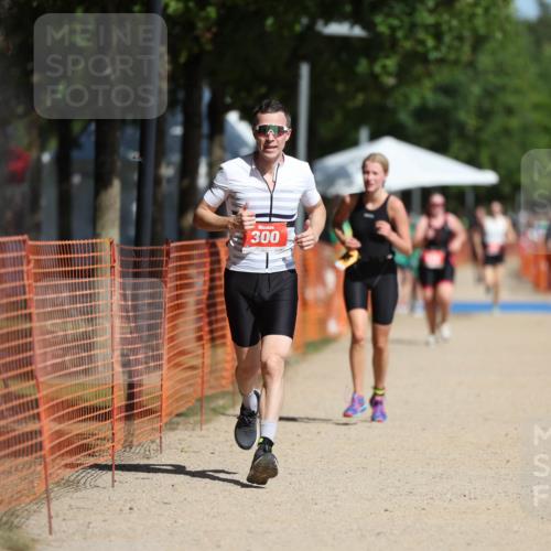 07.09.2025 - 19. Norderstedt Triathlon Michael Strokosch http://msf.ph/oto/8763682 07.09.2025 12:10:46 Laufen 300, 1155 meine-sportfotos.de