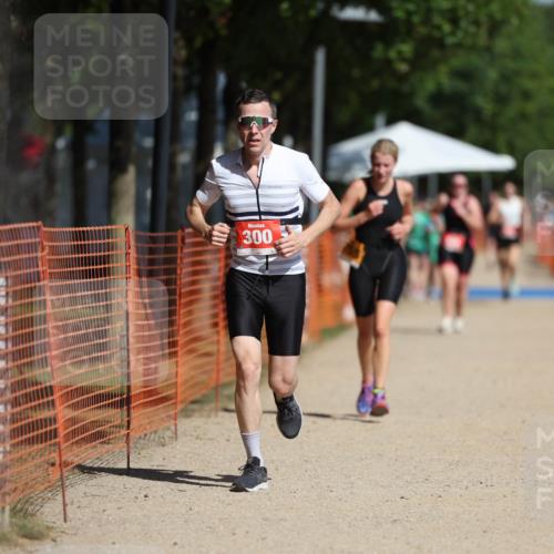 07.09.2025 - 19. Norderstedt Triathlon Michael Strokosch http://msf.ph/oto/8763689 07.09.2025 12:10:46 Laufen 300, 1155 meine-sportfotos.de