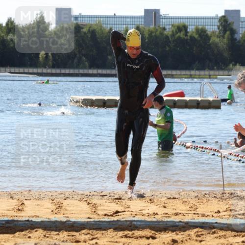 07.09.2025 - 19. Norderstedt Triathlon Luisa Fischer http://msf.ph/oto/8763777 07.09.2025 12:28:30 Schwimmen 1366 meine-sportfotos.de
