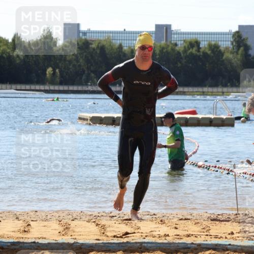 07.09.2025 - 19. Norderstedt Triathlon Luisa Fischer http://msf.ph/oto/8763791 07.09.2025 12:28:31 Schwimmen 1366 meine-sportfotos.de