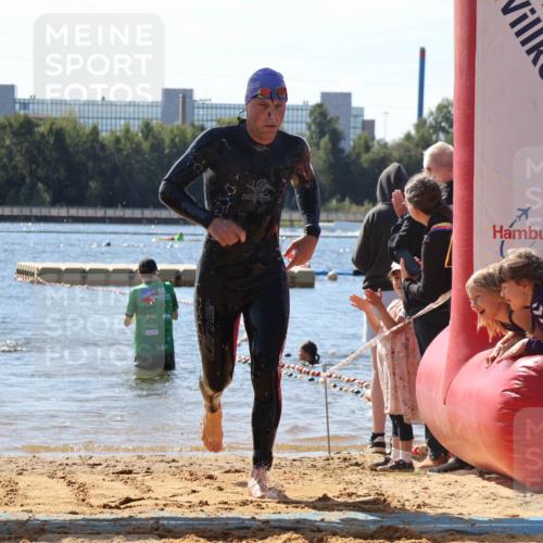 07.09.2025 - 19. Norderstedt Triathlon Luisa Fischer http://msf.ph/oto/8763864 07.09.2025 12:29:01 Schwimmen 698 meine-sportfotos.de