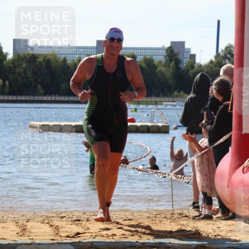 07.09.2025 - 19. Norderstedt Triathlon Luisa Fischer http://msf.ph/oto/8763933 07.09.2025 12:29:15 Schwimmen 744 meine-sportfotos.de