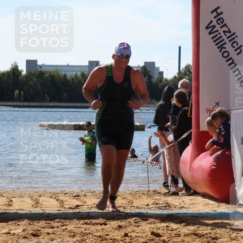 07.09.2025 - 19. Norderstedt Triathlon Luisa Fischer http://msf.ph/oto/8763945 07.09.2025 12:29:15 Schwimmen 744 meine-sportfotos.de