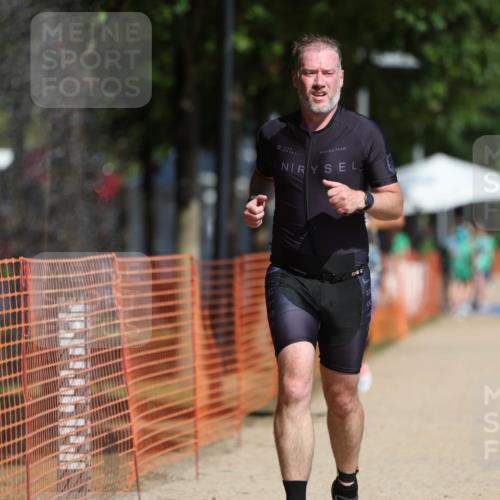 07.09.2025 - 19. Norderstedt Triathlon Michael Strokosch http://msf.ph/oto/8763967 07.09.2025 12:11:16 Laufen 729, 787 meine-sportfotos.de