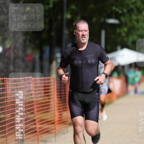 07.09.2025 - 19. Norderstedt Triathlon Michael Strokosch http://msf.ph/oto/8763971 07.09.2025 12:11:16 Laufen 729, 787 meine-sportfotos.de