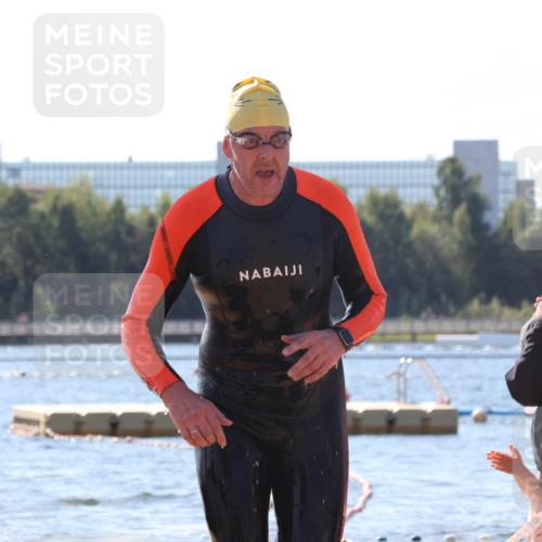 07.09.2025 - 19. Norderstedt Triathlon Luisa Fischer http://msf.ph/oto/8763972 07.09.2025 12:30:21 Schwimmen 706, 707 meine-sportfotos.de