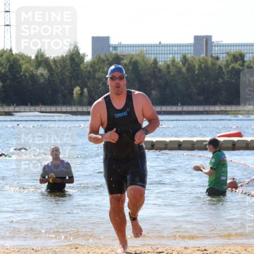 07.09.2025 - 19. Norderstedt Triathlon Luisa Fischer http://msf.ph/oto/8764031 07.09.2025 12:30:29 Schwimmen 706, 707, 1270 meine-sportfotos.de