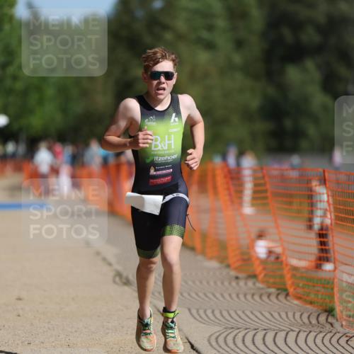 07.09.2025 - 19. Norderstedt Triathlon Michael Strokosch http://msf.ph/oto/8764044 07.09.2025 11:30:53 Laufen 1180, 1188 meine-sportfotos.de