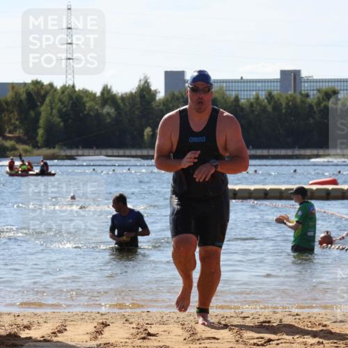 07.09.2025 - 19. Norderstedt Triathlon Luisa Fischer http://msf.ph/oto/8764049 07.09.2025 12:30:30 Schwimmen 706, 1270 meine-sportfotos.de