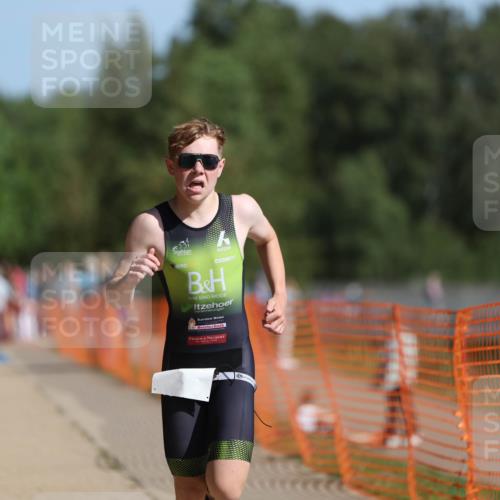 07.09.2025 - 19. Norderstedt Triathlon Michael Strokosch http://msf.ph/oto/8764076 07.09.2025 11:30:54 Laufen 1180, 1188 meine-sportfotos.de