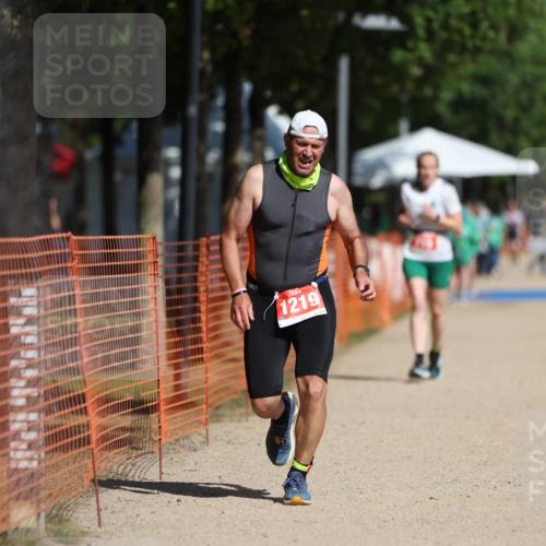 07.09.2025 - 19. Norderstedt Triathlon Michael Strokosch http://msf.ph/oto/8764085 07.09.2025 12:11:33 Laufen 719, 1219 meine-sportfotos.de