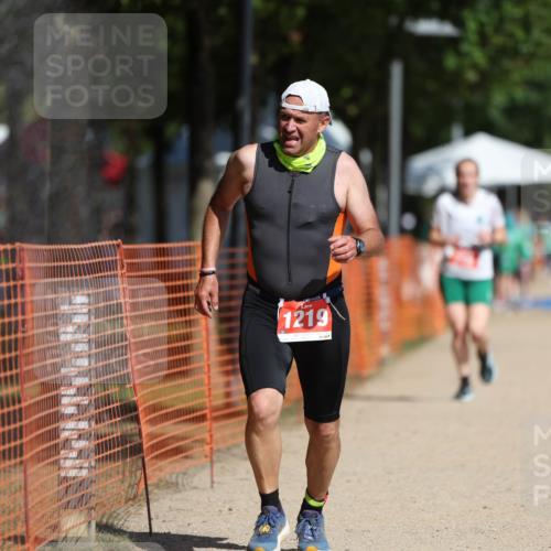 07.09.2025 - 19. Norderstedt Triathlon Michael Strokosch http://msf.ph/oto/8764106 07.09.2025 12:11:34 Laufen 719, 1219 meine-sportfotos.de