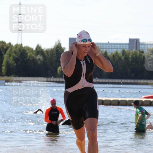 07.09.2025 - 19. Norderstedt Triathlon Luisa Fischer http://msf.ph/oto/8764120 07.09.2025 12:30:50 Schwimmen 222, 351 meine-sportfotos.de